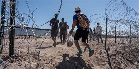 As Title 42 Winds Down Migrant Influx Overwhelms Southern Border Wsj