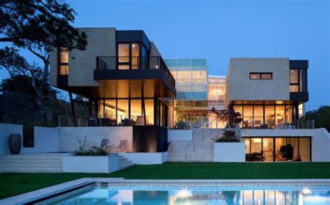 Complexity Geometry Architecture In A Huge Modern House Viahousecom