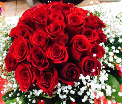 Happy Valentines Day 3 Dozen Roses Christinas Flower Shop 5615