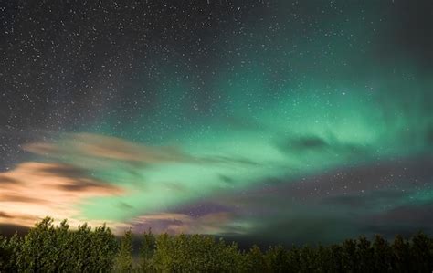 Premium Photo Northern Lights Over Iceland