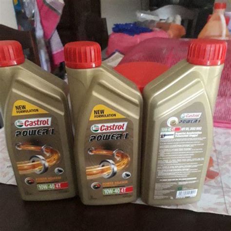 The numbers refer to the weight and thickness, or viscosity, of the oil. CASTROL POWER 1 10W-40 4T (1L) ENGINE OIL MINYAK HITAM 100 ...