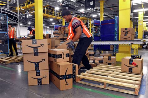 Amazon Ct Warehouse Hiring 1500 Additional Workers This Year