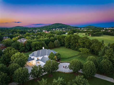 Luxurious Living Redefined: Explore 9050 Split Log Rd, Brentwood, TN