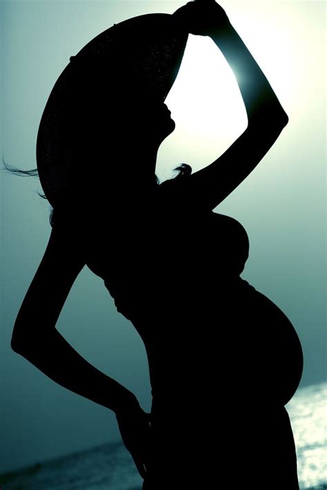 Pregnant Lady At The Beach Maternity Pictures Pregnancy Photos Photography Tips Human
