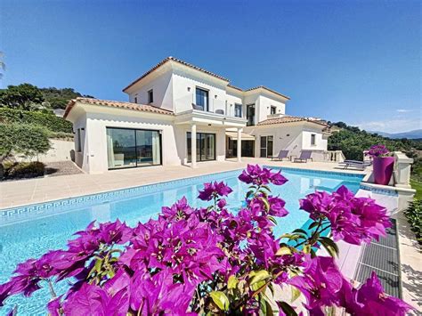 5 Room Luxury Villa For Sale In Les Adrets De Lestérel French Riviera