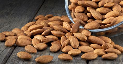 7 Serious Side Effects Of Eating Too Many Almonds