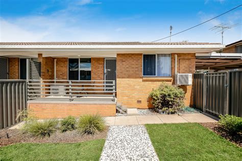 Impeccably Finished Two Bedroom Unit Located In A Quiet Cul De Sac In South Toowoomba