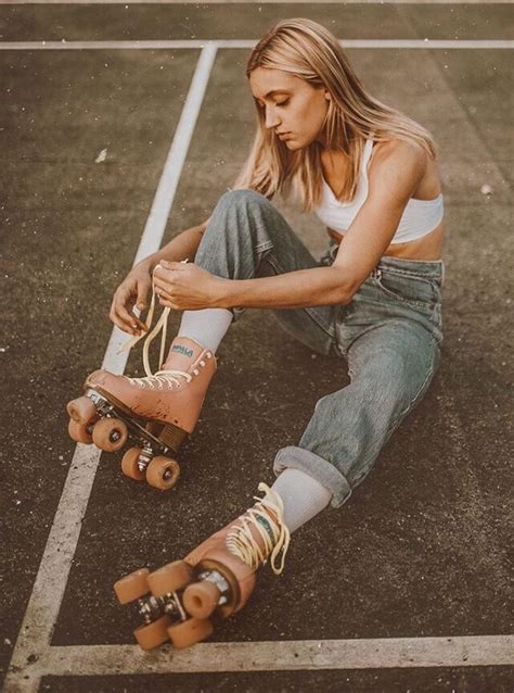 Pin By Sophia Lambrecht On Photography Retro Roller Skates Roller