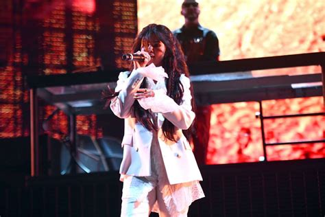 Selena Gomez Performs On The Outdoor Stage At Coachella 11 Gotceleb