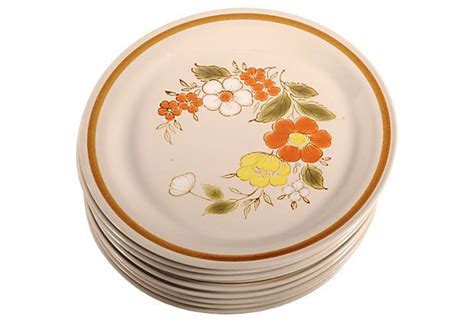 Maybe you would like to learn more about one of these? Floral Plates, C. 1970, Winn DIxie Vintage? | Floral ...