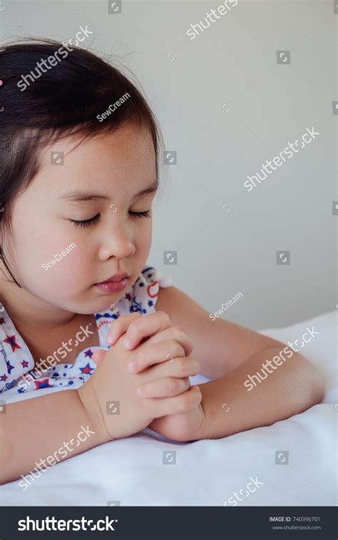 Asian Little Girl Praying On Bed Stock Photo 740396701 Shutterstock