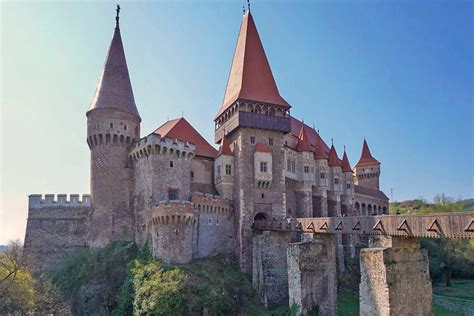 How To Visit Corvin Castle In Transylvania Andoreia
