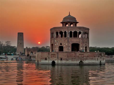 List Of The Top And Famous Historical Places And Buildings In Pakistan