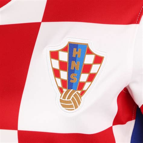 Die neuen em trikots des dfb kommen wie immer vom ausrüster adidas. Nike Performance Kroatien Trikot Home Stadium EM 2021 ...