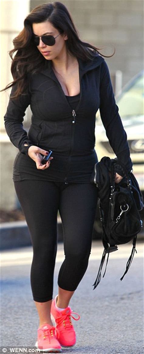 Pregnant And Make Up Free Kim Kardashian Continues Her Exercise Regime