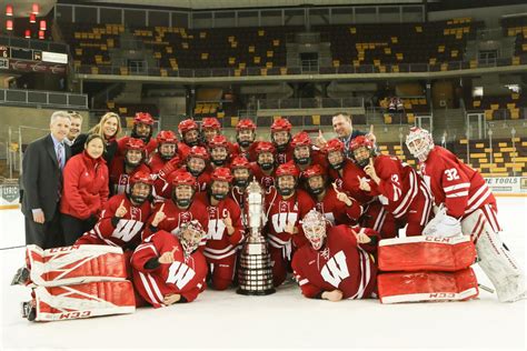 Badgers Womens Hockey Team Rallies Late Ties Minnesota Duluth To Win