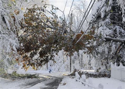 rare oct snowstorm hits northeast photo 16 pictures cbs news