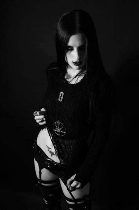 Black Metal Girl Metal Girl Style Gothic Girls Goth Beauty Dark