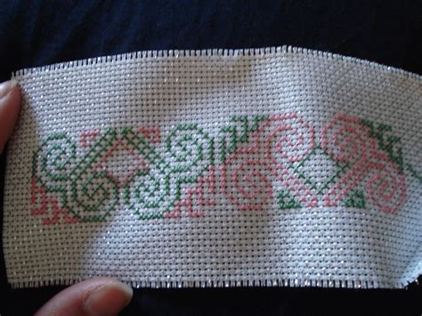 hmong-cross-stitching-snail-pattern-my-sister-was-practici-flickr