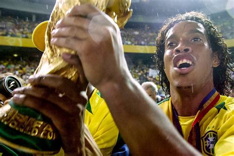 Polis minta anda ambil tahu 10 hak anda sebagai 'penyewa kenderaan'. Ronaldinho Muflis, Hanya Ada RM23.86 Dalam Akaun Dan ...