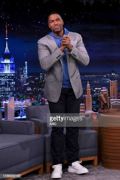 Michael Strahan Photos And Premium High Res Pictures Getty Images