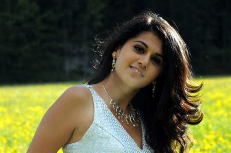 Funny Picture Tamil Actress Tapsee Ponnu New Photos From Vachadu