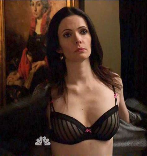21 Hot Photos Of Elizabeth Bitsie Tulloch Actress From Superman And Lois And Grimm