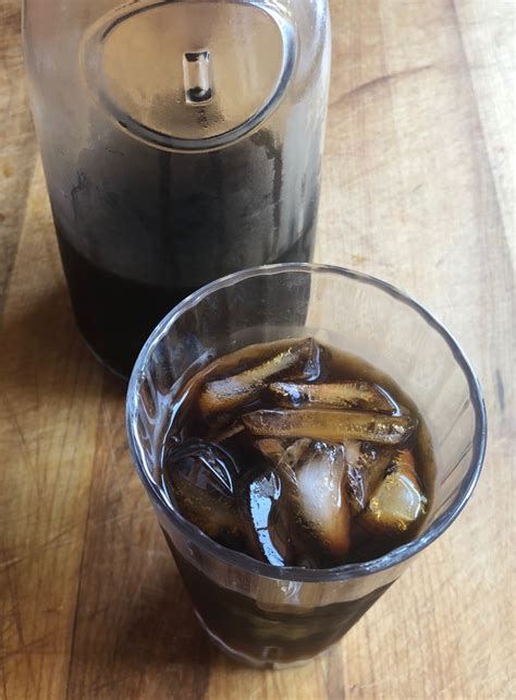 Cold brew coffee has recently catapulted in popularity, and many coffee lovers have started trading their coffee makers for cold brew concentrates. Coffee Break: How to Make Cold Brew - the CAMBRO blog