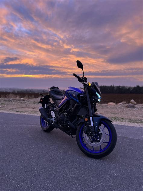 Today’s sunset. : r/MT03