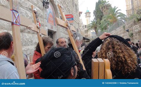Orthodox Serbian Christians Mark Good Friday In Jerusalem And Carry
