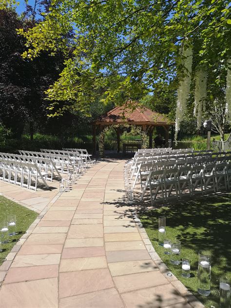 wedding venue in nr stone moddershall oaks ukbride