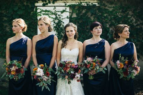 Navy Blue Wedding In Early Fall With Perfect Lush Florals — Toledo