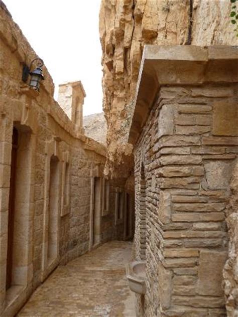 The monastery of the temptation is a greek orthodox monastery located in jericho, palestine. Nel monastero - Picture of Mount of Temptation Monastery ...