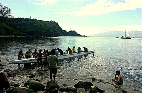 The Launch Of Mauis Hawaiian Voyaging Canoe The Mookiha O Piilani