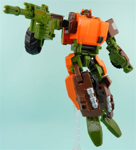 Tfw2005s Generations Voyager Roadbuster In Hand Gallery Transformers