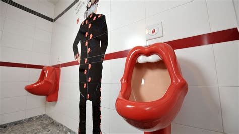 No Satisfaction Lip Shaped Urinals In Stones Museum Called Sexist Der Spiegel