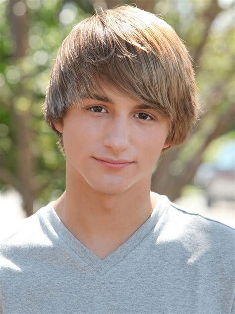 The lost of his right arm. Lucas Cruikshank - Rotten Tomatoes