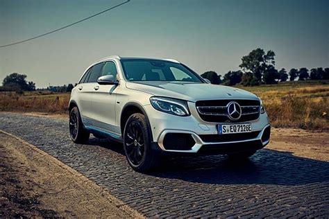 First 12 months are free. New Mercedes GLC F-Cell: World's 1st to Combine Fuel-Cell, Plug-In Hybrid Tech ...