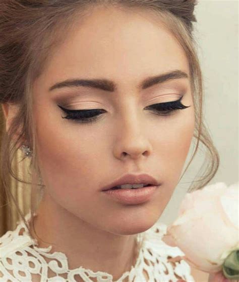 Simple Face And Lip Make Up With Beautiful Full Lashes Amazing Wedding