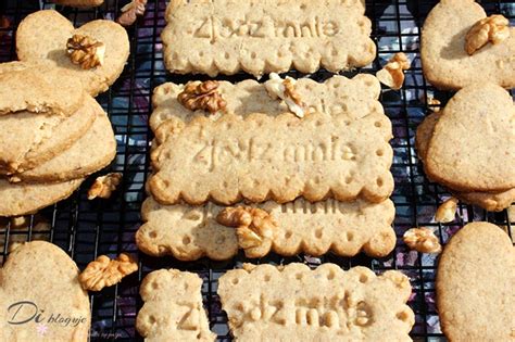 Kruche ciasteczka z orzechami włoskimi Di bloguje