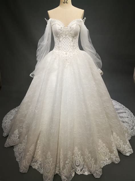 Romantic Long Sleeve Vintage Style Wedding Dresses From Darius Customs