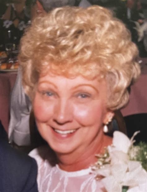 Obituary Of Emma L Roff Funeral Homes And Cremation Services Mcg