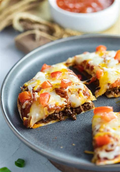 Taco bell's forays into mexico started back in 1992, when the chain had only around 3,700 restaurants, the vast majority of which were in the us. Copycat Taco Bell Mexican Pizza - The Cozy Cook