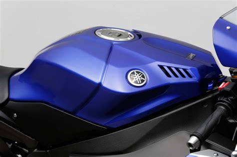2015 Yamaha Yzf R1 Fuel Tank At Cpu Hunter All Pictures And News