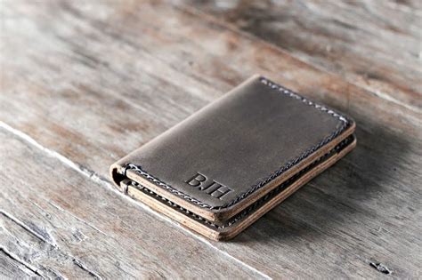 Crafted in smooth glovetanned leather with neatly painted edges, it keeps cards conveniently organized in a design slim enough to slip into a back pocket. Personalized Front Pocket Credit Card Holder Wallet | Gifts For Men
