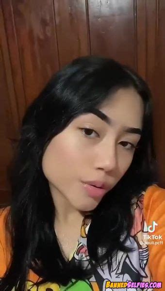 nathaly college girl strips and shows on tiktok bannedselfies