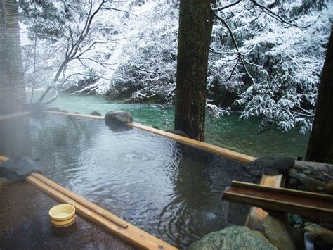 How Many Hot Springs Are In Japan