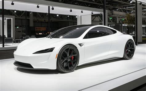 Tesla To Introduce Special Paint Options For The New Roadster Electric