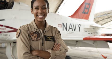 Us Navys 1st Black Female Tactical Aircraft Pilot Gets Wings Of Gold