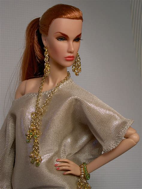 Dasha Fashion Royalty Fashion Glam Doll Barbie Fashion